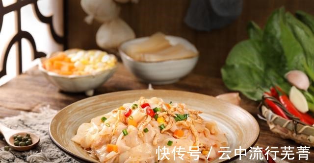 夏日速食|李子柒魔芋凉皮,高美味低负担的夏日速食!