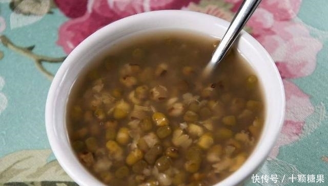 菊花粥|肝火过旺？它是天然肝脏“消防员”，泡水加一点，肝病不来扰！