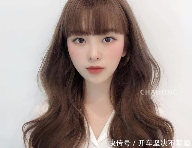 小熊|2021发型趋势慵懒羊毛卷、率性赫希发、甜酷翘短发……赶紧来看看