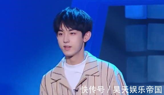 陳立農|《快本》歐陽娜娜穿短褲下蹲,陳立農禮貌回避視線,卻看錯了方向