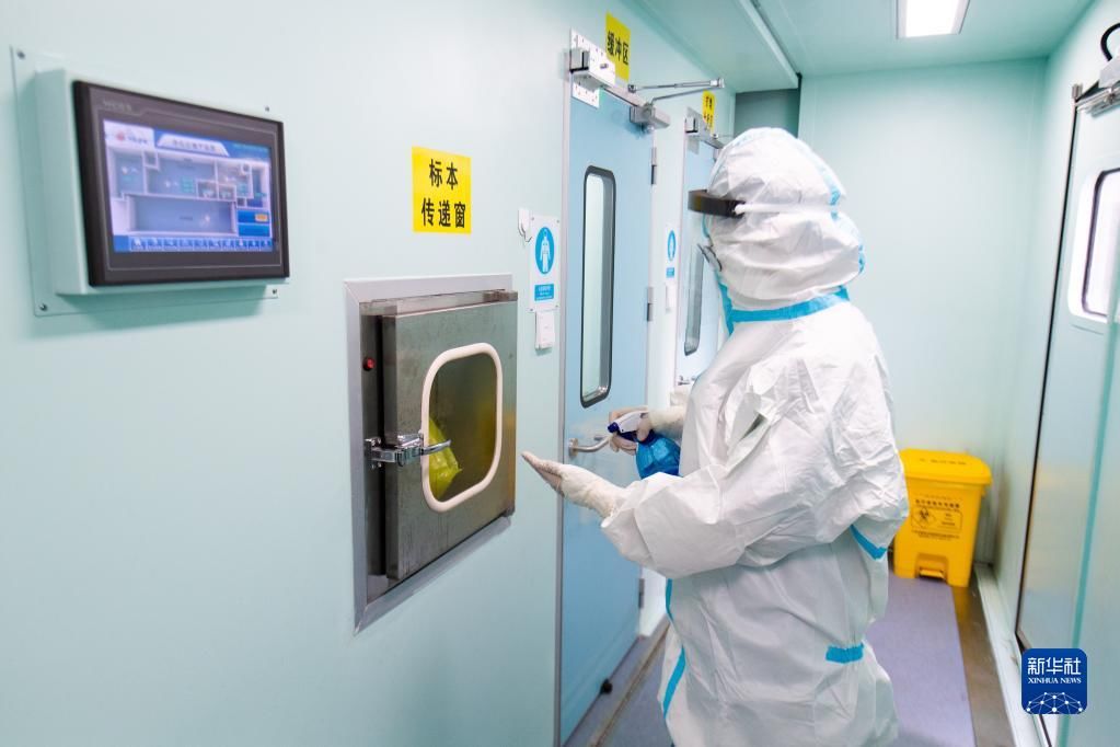 湘雅二医院|新华全媒+丨探访疫情防控利器——P2+移动生物检测车