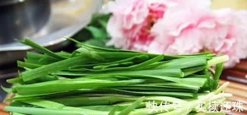 韭菜|痔疮反复不要慌,这几种食物每天吃一点,痔疮可能会慢慢消失!