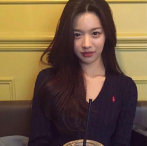 女生若改掉这3种“恶习”,眼睛会越来越耐看,颜值蹭蹭往上涨