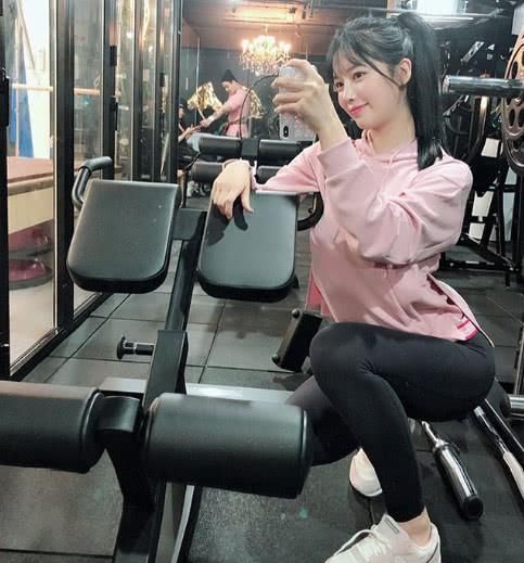 私教|女神级健身私教，靠身材走红网络，曾被男学员示爱