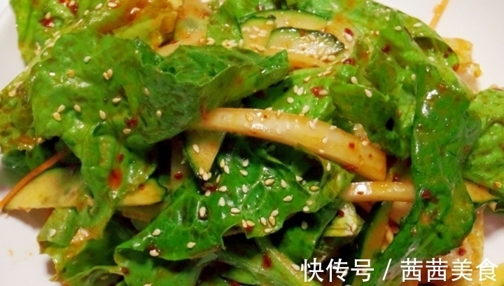 生菜别再蘸酱吃了，教你一招，吃起来口感清脆，而且还很开胃下饭