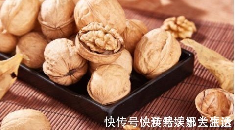 胡桃科|女人早上空腹吃以下3顆核桃，半月后，3大好處顯而易見。