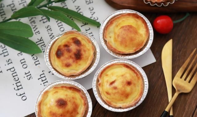 1袋牛奶,2个鸡蛋,9张饺子皮,简单一做,个个香甜酥脆有嚼劲