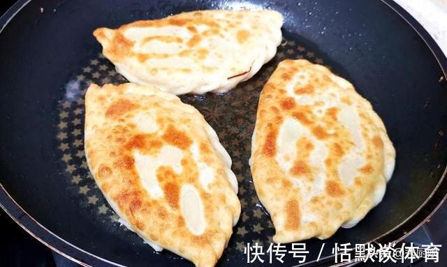 面团|西葫芦一年四季都便宜，秋天要多吃，鲜嫩营养降秋燥，烙馅饼真香