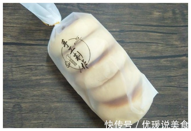 买面包时,遇到3种我扭头就走,教你挑选好吃面包,新鲜又美味