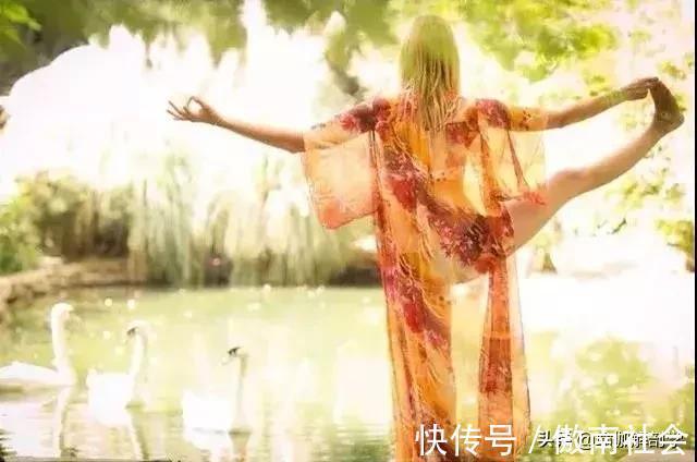 胸腔|背越练越薄!8个瑜伽动作每天练,帮你打造少女美背