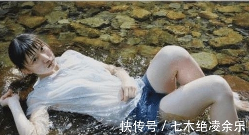 画家|日本“水中少女”图有多变态？当放大10倍后，不愧是岛国