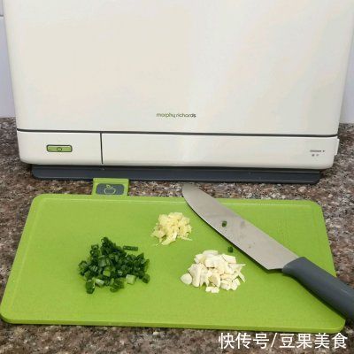 解馋|#助力高考营养餐#无敌开胃解馋酸辣爽口——凉拌青瓜