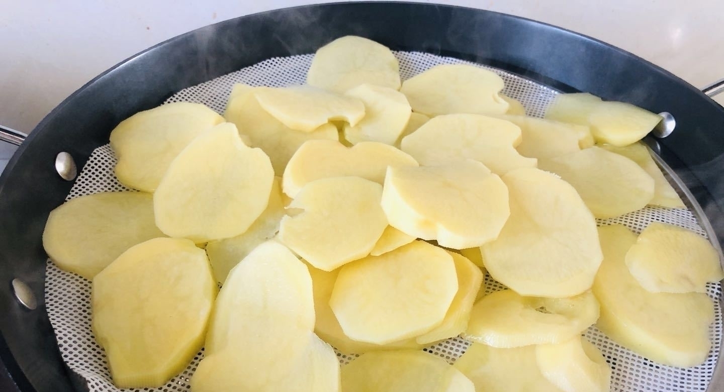 维生素c|每天吃2个它,胜过吃10个苹果,气色好显年轻,42岁人吃出少女脸