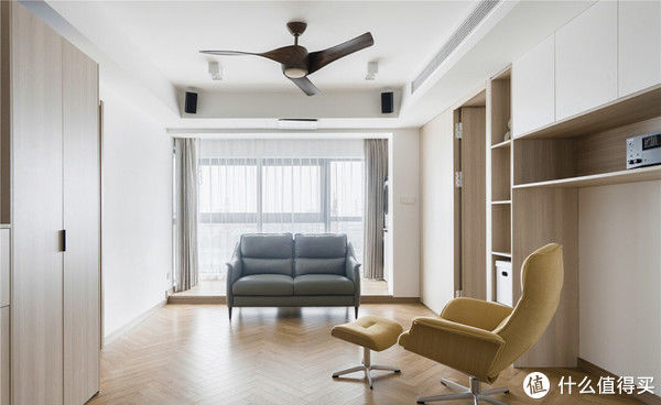 背景墙|越来越多人不吊顶、不做电视背景墙，改用更省钱方案，简约又漂亮