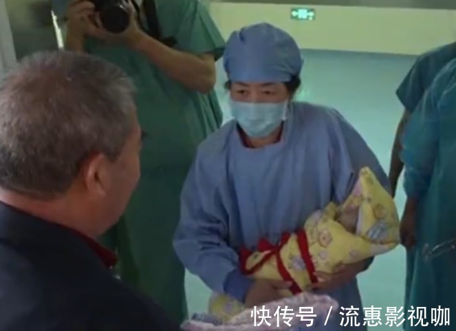 女婴|67岁孕妇生娃后子女未现身,女儿生孩就断绝关系!妈妈自己养