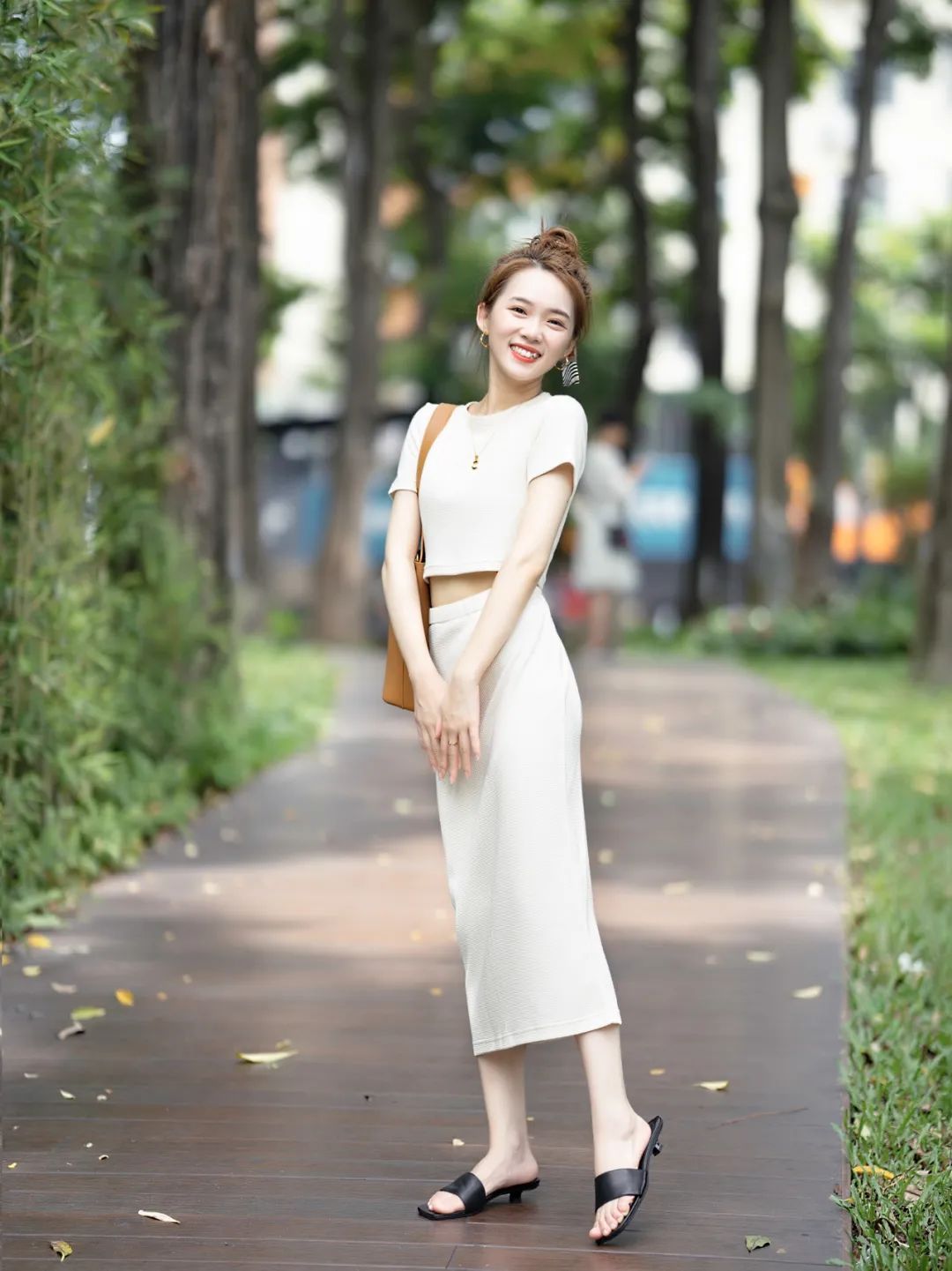 cp|衬衫+裙子、T恤+半裙=小个子夏秋王炸CP，巨洋气