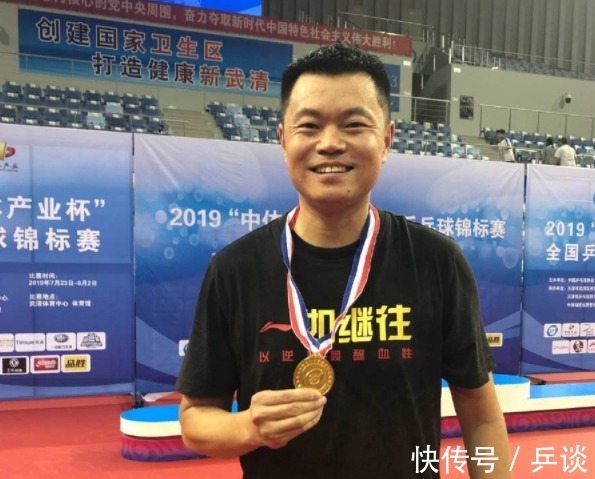 国乒|侯英超祝福邱贻可孙颖莎师徒:继续努力,再创辉煌!