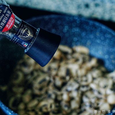 鲜贝|黄油蘑菇炒鲜贝