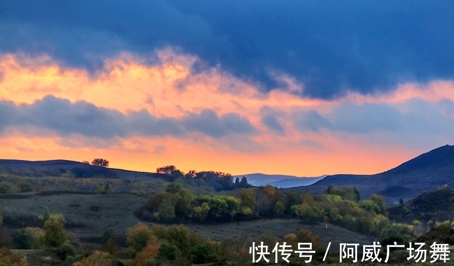 日落|中秋节在乌兰布统敖包吐后山，拍摄骆驼冲沙，遇见美丽的晚霞