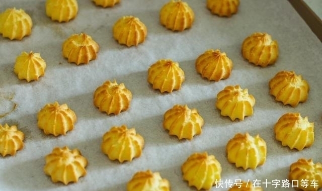 个个|个个都空心,又酥脆又香滑,一口一个,保你一次成功的小泡芙