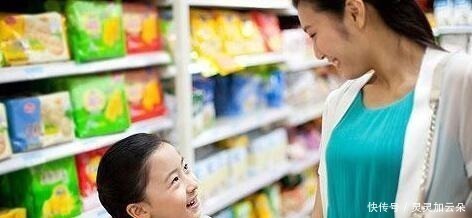 孩子|“妈妈我想吃龙虾”2位妈妈的不同做法,10年后孩子差距立现