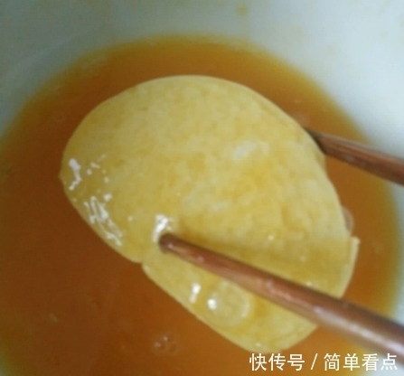 炸馍片,只蘸蛋液就错了!还要蘸点它,外酥里软,鲜香入味不油腻