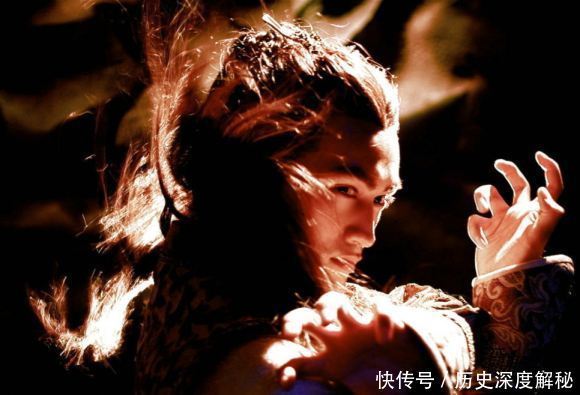 垃圾|为何九阴白骨爪在《射雕英雄传》中垃圾,《倚天屠龙记》中厉害?