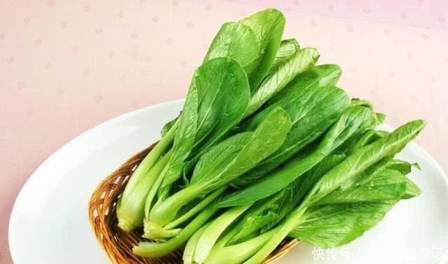 野菜|炒青菜时，只要多加几滴它，炒出的青菜翠绿入味不出水，好吃极了！