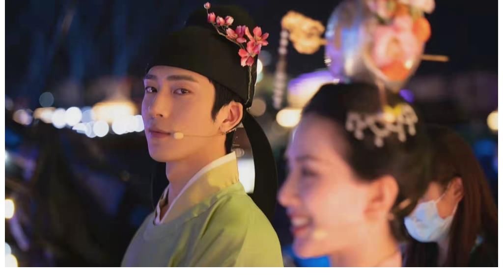 东方卫视|中秋晚会哪家强？收视率曝光：央视成一哥，芒果台不行了？