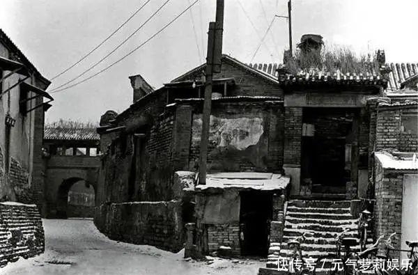 中薪|还记得消失在菜市口的儒福里过街楼吗？