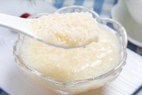 甜酒曲|秋天多喝甜酒酿,养颜又滋补,配方比例教给你,香甜醇厚出酒多