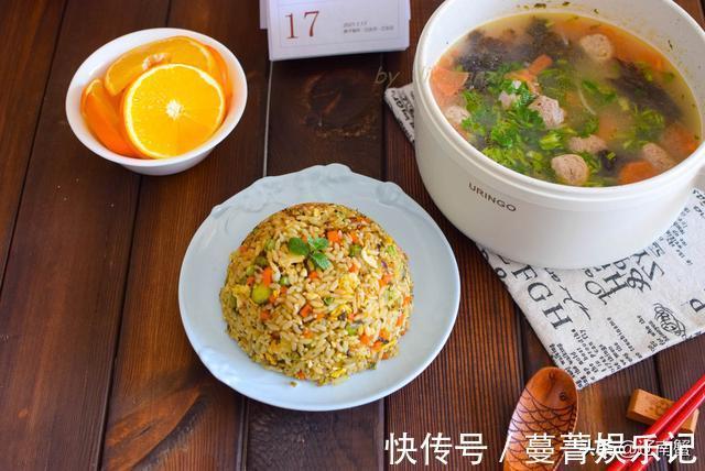 午饭|50岁阿姨午饭一人食，五彩炒饭丸子汤，不糊弄不凑合认真生活