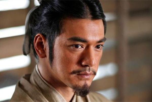 答案|关羽为何瞧不起黄忠?答案其实很简单