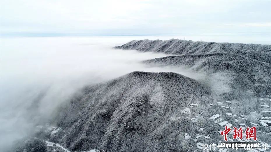 庐山雪后惊现百米冰瀑布，全国为之震撼！