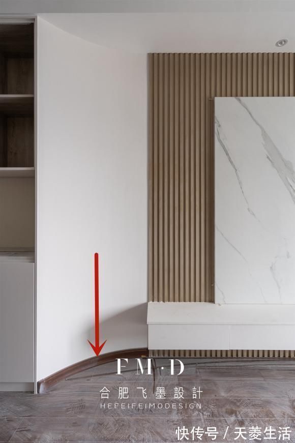 mom决定了,玄关和餐厅就打一体柜,三段式收纳占地不到1㎡,实用