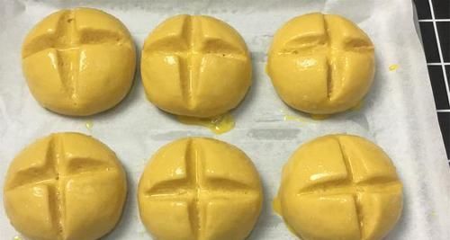 玉米面也能做开花馒头，松软香甜，比面包还好吃，看完就能会