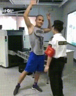 |搞笑GIF:如果再给我一次选择的机会,我绝对不会生这么多