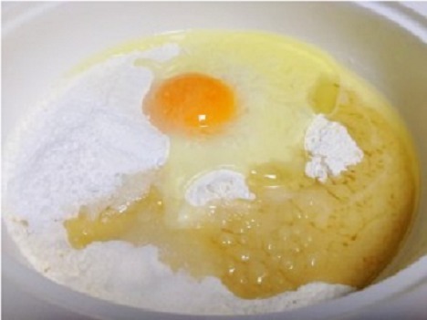 爱吃油条收藏了,教你一招,早上只需几分钟,热腾腾的油条出锅