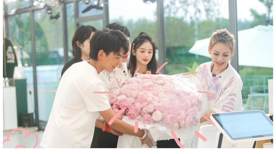 丁真|《中餐厅5》被指尴尬?罗大厨竟是最有综艺感的嘉宾!