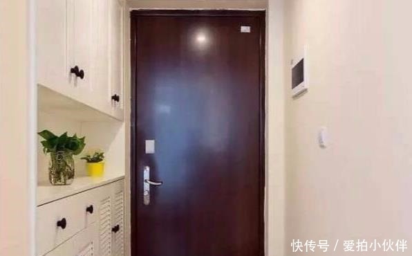 漂亮|89㎡新房简单装修,轻松舒适不用说,马赛克的电视墙最漂亮!