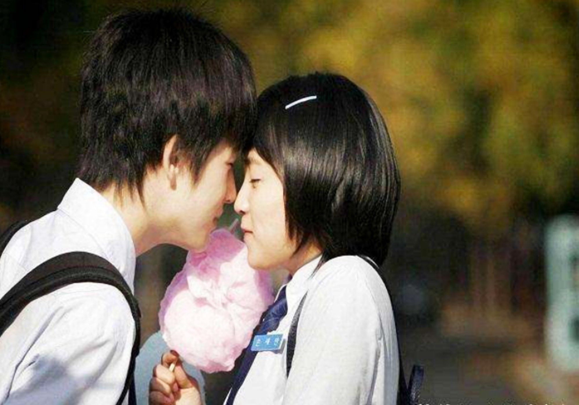 孩子|女儿书包意外跌落违禁物,孩子谎称“口香糖”,妈妈的处置很高明