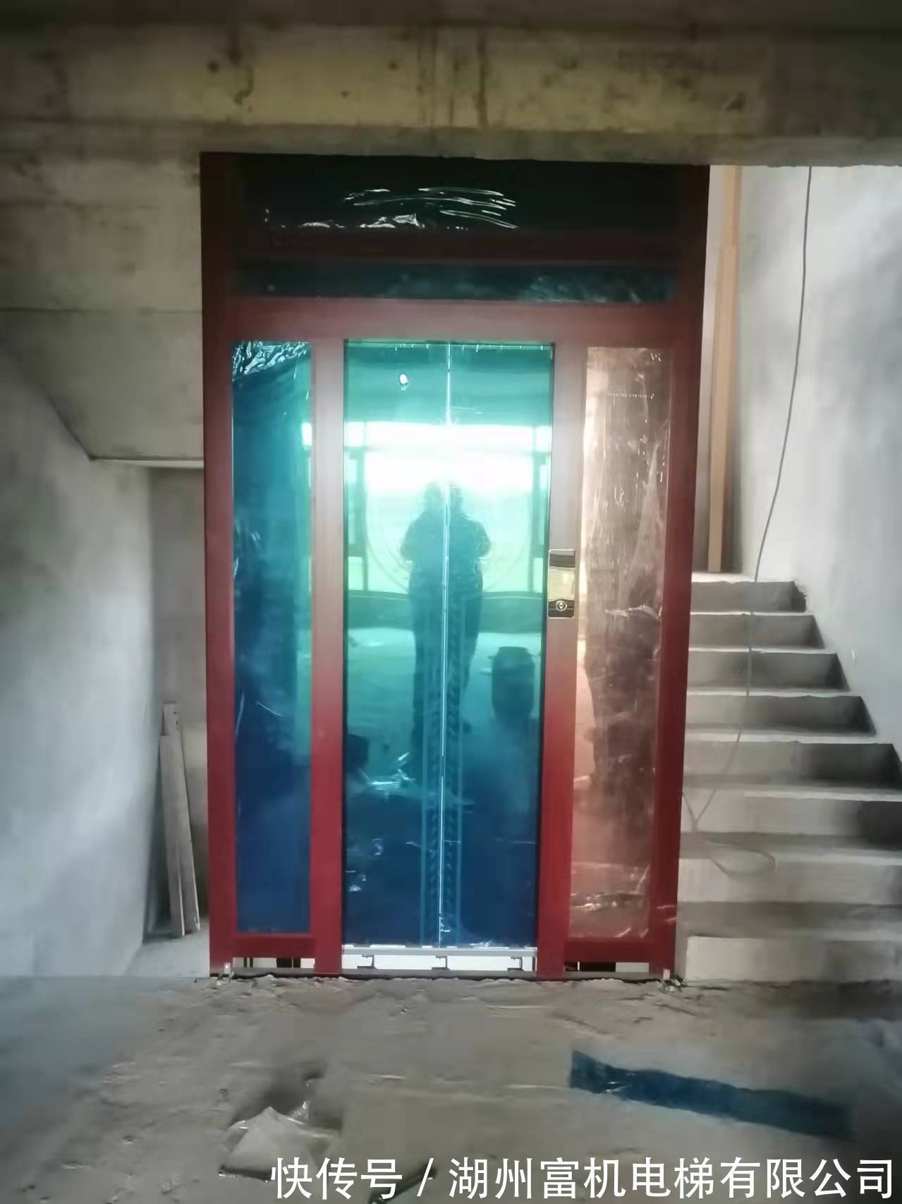 曳引式|家用電梯案例分析:斜屋頂異形面家用電梯如何處理?