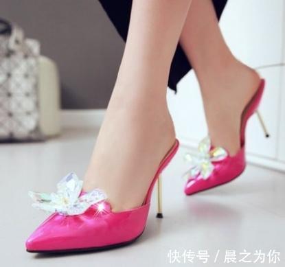 流行界 细跟鞋宣扬出不一样的风采,洋溢出满满的女人味!