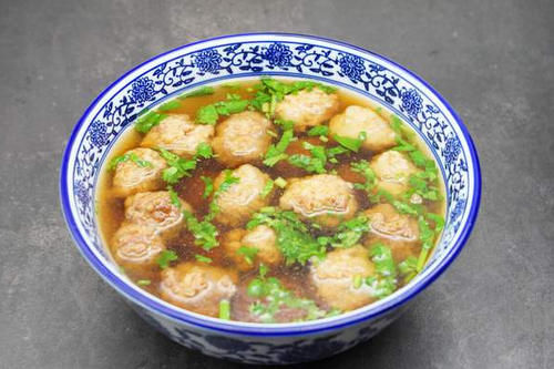 丸子|做肉丸子，大厨教你一招，多放1味料，丸子Q弹筋道，汤鲜味美