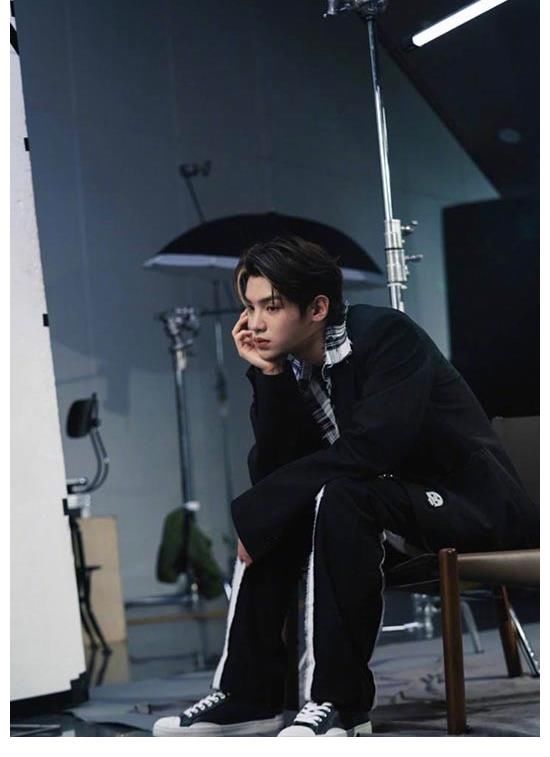 范丞丞|《导演请指教》演员上班图曝光，范丞丞、黄明昊、朱志鑫确定参加