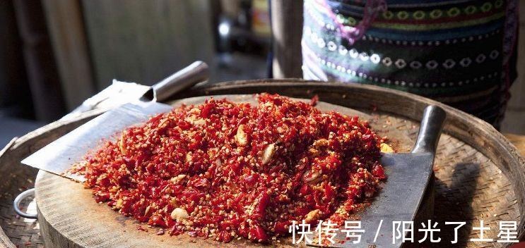 教你做剁辣椒，掌握2个比例，香辣咸鲜，拌啥都香，好吃无添加！