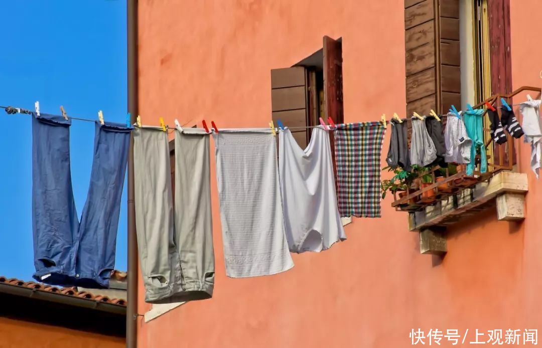 衣服|衣服到底可不可以反过来晒？好多人都晒错了，难怪衣服越来越旧