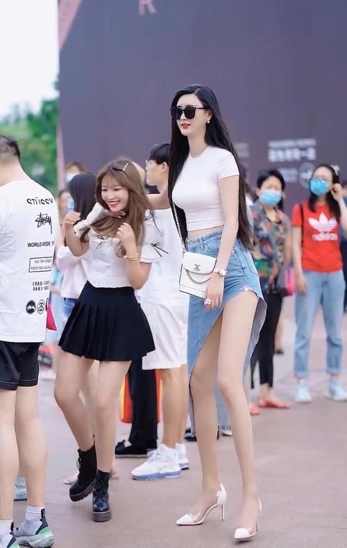 高跟鞋|三角形的牛仔裙,释放个性,引路人围观!