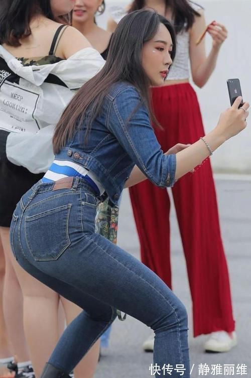 牛仔裤 牛仔款式的风格称得上独树一帜,不论是牛仔裤还是牛仔夹克