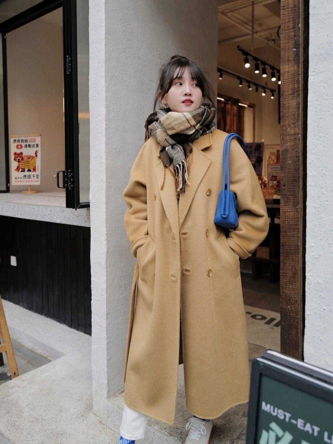 保暖 这个寒冬,胖女孩的穿搭教科书模板,简约又简单,保暖有气质